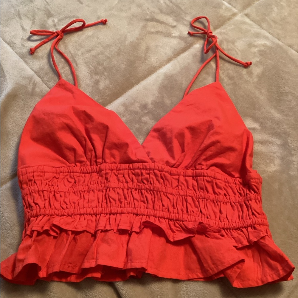 NWOT Sim and Sam summer top in size small with tie shoulder. Coral color